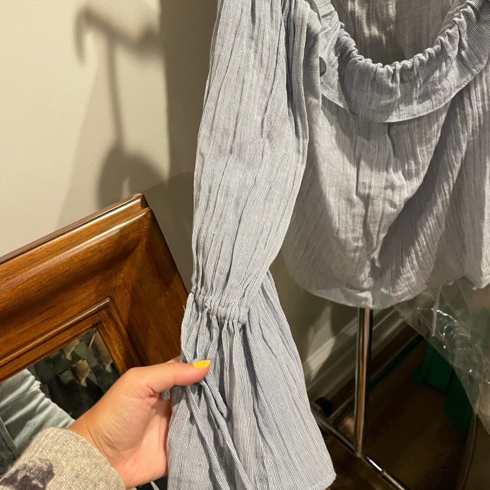 CLUB MONACO OFF THE SHOULDER SHIRT BLUE WITH FLARE SLEEVES